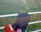 �H���̉ē������Z���钷�����̏��q���w�����ޗz��