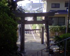 春日熊野神社の帰路参道