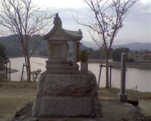 春日厳島神社と白水大池
