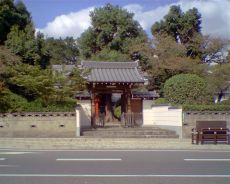 豊川稲荷九州別院最勝山東慶院の門