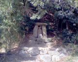 只越稲荷神社の宮口の脇の石祠